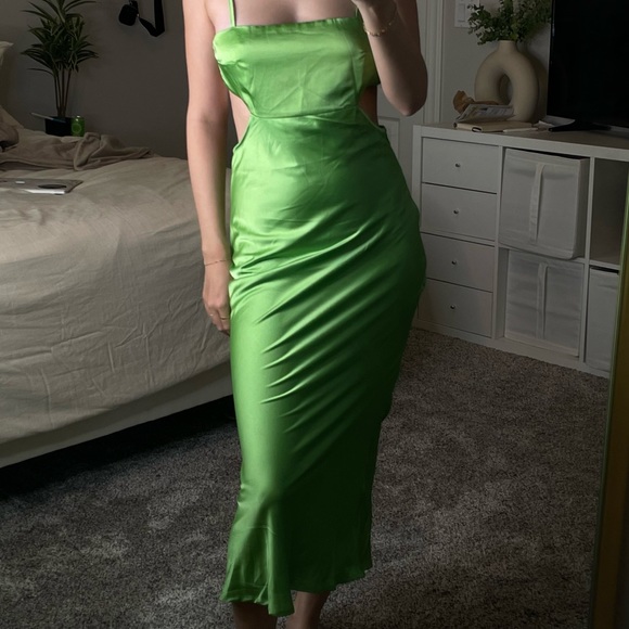 green silk midi dress - Picture 4 of 5